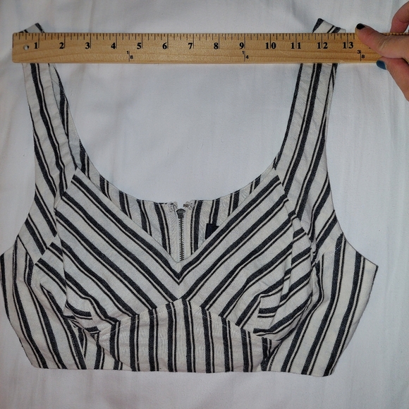 BCBGMAXAZRIA Striped Crop Top NWOT - Picture 5 of 13